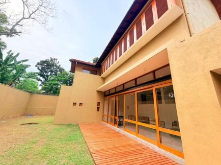 Exterior - Nugegoda Award-Winning Architect Designed Luxury House for Sale 