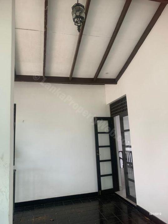 House for sale in Athurugiriya