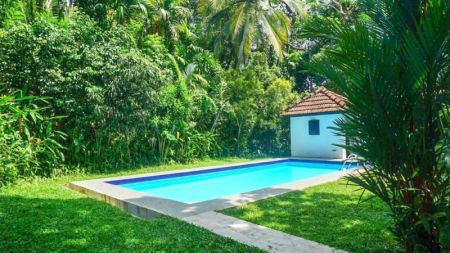 Exterior - Tranquil Lakeside Retreat with Breathtaking Views - LIP-075