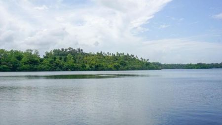 Exterior - Tranquil Lakeside Retreat with Breathtaking Views - LIP-075