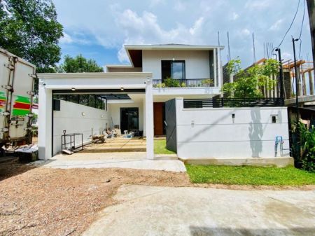 Exterior - Modern Luxury House for Sale – Athurugiriya