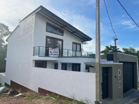 Exterior - Modern 3 Bedroom House for Rent at Kahanthota, Malabe / LKR 175,000 (EM212RN)