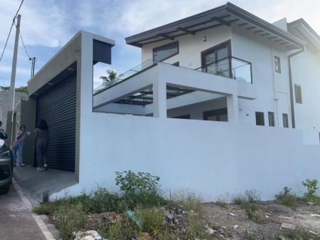 Exterior - Modern 3 Bedroom House for Rent at Kahanthota, Malabe / LKR 175,000 (EM212RN)