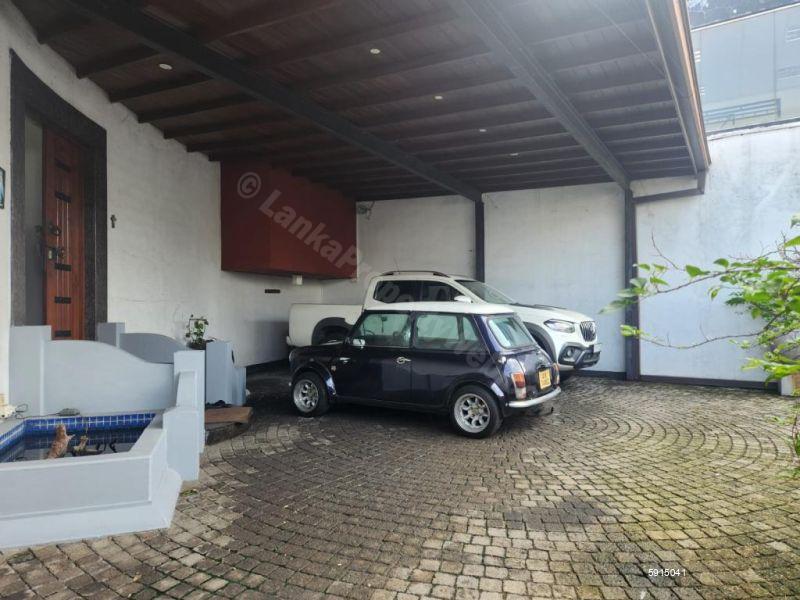 Exterior - House for sale in Colombo 5