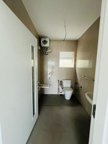 Bathroom - Retirement Resort Home for sale Athurugiriya  Greendale
