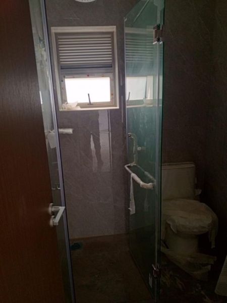 Bathroom - Luxury 2 Bedroom Retirement Apartment for Sale at Greendale Resort | 815 Sq.Ft. | Heated Pool, Butler Service & 24/7 