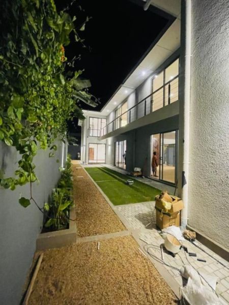 Exterior - Ultra-Luxury Newly Renovated 5 Bedroom House for Sale in Colombo 07 | 4,950 Sq.Ft. | 23 Perches | Prime Location