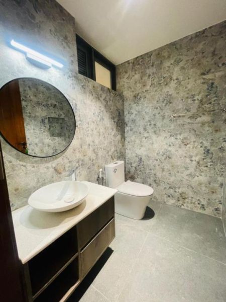 Bathroom - Ultra-Luxury Newly Renovated 5 Bedroom House for Sale in Colombo 07 | 4,950 Sq.Ft. | 23 Perches | Prime Location