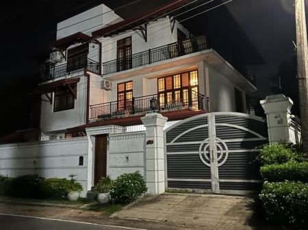 Exterior - Luxury 7 Bedroom House for Rent at Pannipitiya | LKR 600,000 per Month (Negotiable) (EM022AC)
