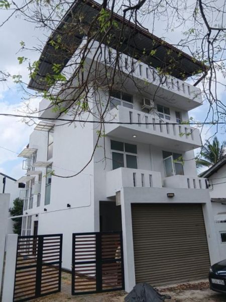 Exterior - 🏡 Modern Luxury Family Home For Rent Near Thalawathugoda - PDH380