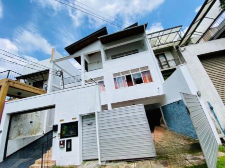 Exterior - 3rd Floor Apster House For Rent In Corea Mawatha, Thalawathugoda