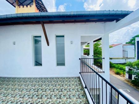 Exterior - 3rd Floor Apster House For Rent In Corea Mawatha, Thalawathugoda