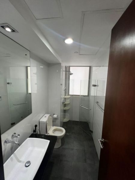 Bathroom - Colombo 03 Emperor 03 Bedroom Apartment For Rent