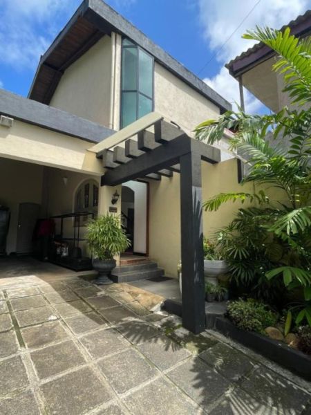 Exterior - 🏡 Spacious Luxury House For Rent In Nugegoda - PDH385