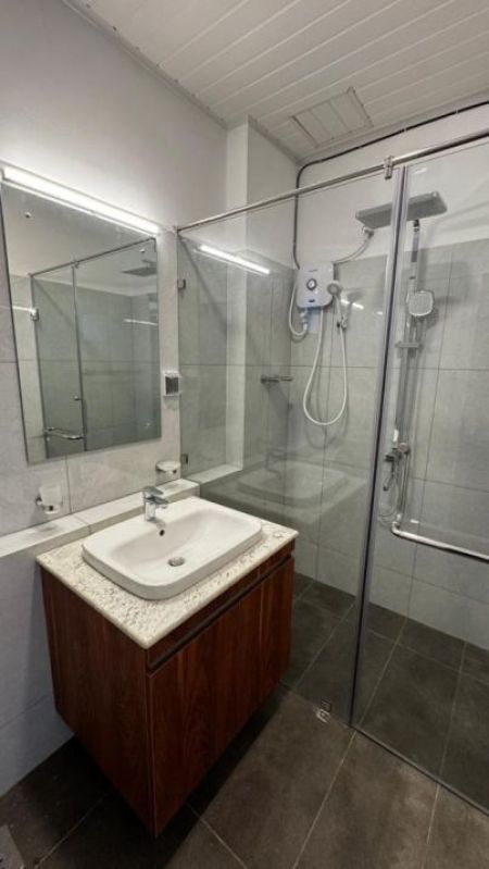 Bathroom - 3 Bedroom Apartment for Rent - Kahathuduwa, Canterbury Golf Resort - Lexus Tower | LKR 150,000 Per Month (EM774)