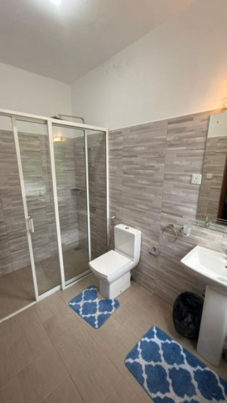 Bathroom - House For Rent - Thalawathugoda