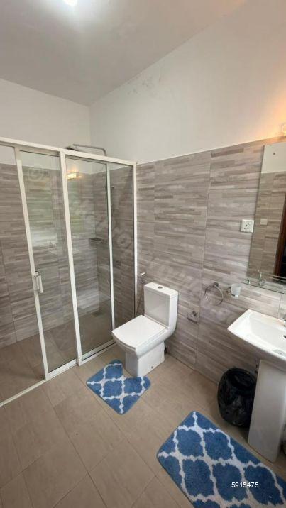 Bathroom - House for rent in Thalawathugoda