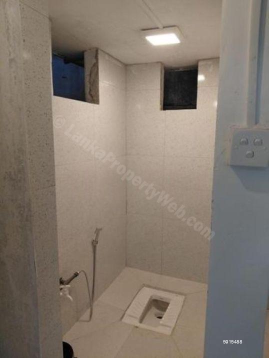 Bathroom - House for rent in Dehiwala