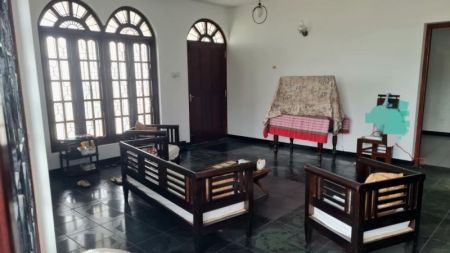 Living Room - House upstairs Rent Mountlavinia 