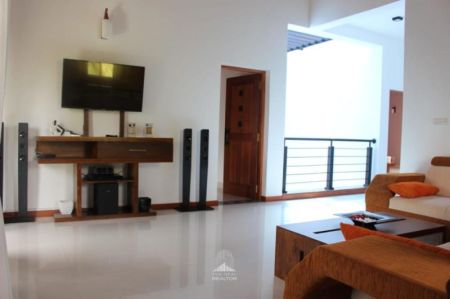 Living Room - House for Sale in Thalawathugoda (HSSH135)