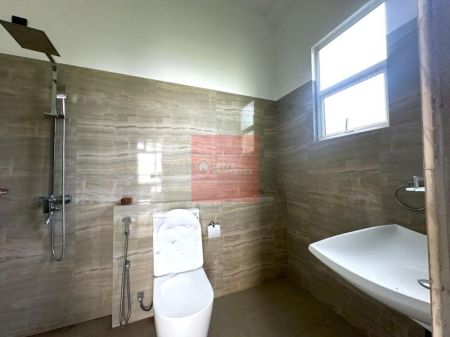 Bathroom - House for Rent in – Pelawatte close to Overseas School and the Parliament