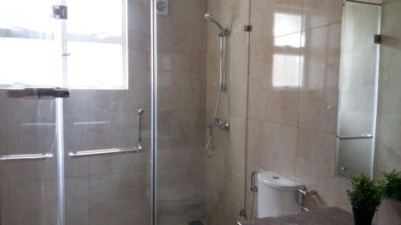 Bathroom - 3BR Apartment for Sale at Blue Ocean, Colombo 03 | Investment LKR 95 Million (AP4666)