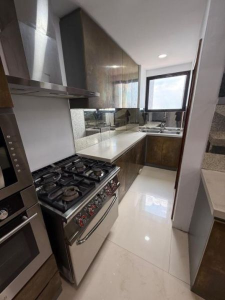 Kitchen - 4 Bedroom Luxury Duplex Apartment for Sale - Colombo 5, Park Heights Residencies | LKR 170 Million (Negotiable) (EM777)