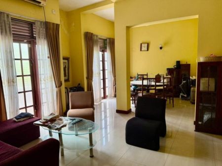 Living Room - Luxurious 5 Bedroom House for Sale in Nugegoda - 5165 sq ft!