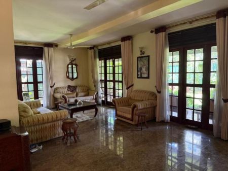 Living Room - Luxurious 5 Bedroom House for Sale in Nugegoda - 5165 sq ft!