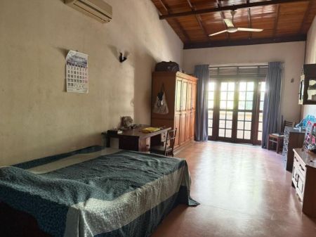 Bedroom - Luxurious 5 Bedroom House for Sale in Nugegoda - 5165 sq ft!