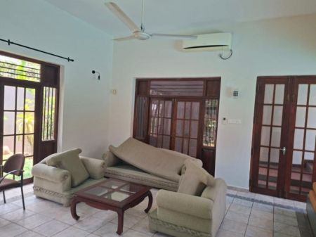 Living Room - 3 Bedroom Luxury House for Rent - Battaramulla | USD 3,000 Per Month (EM784)