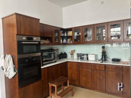 Kitchen - Stunning property on  Batapotha Road,  Robert Gunawardana  Mawatha, Battaramulla.