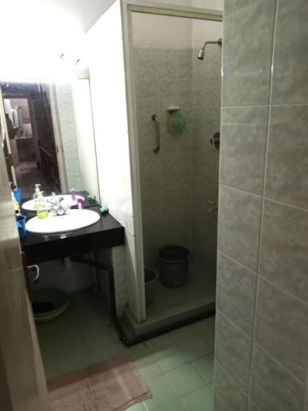 Bathroom - Townhouse-Style Condominium for Sale in Dehiwala