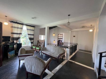 Living Room - (HH268) Modern Three Storey House for Sale in Biyagama