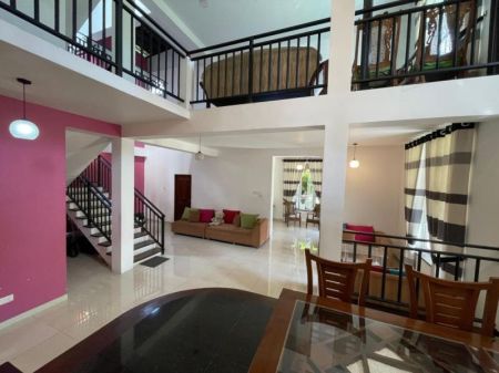 Living Room - (HH268) Modern Three Storey House for Sale in Biyagama
