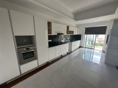 Kitchen - 6 Bedroom Apartment for Rent in Colombo 3