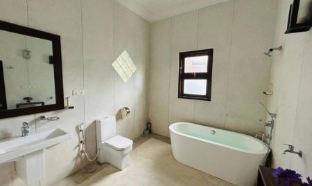 Bathroom - Luxury Villa for Sale in Galle 