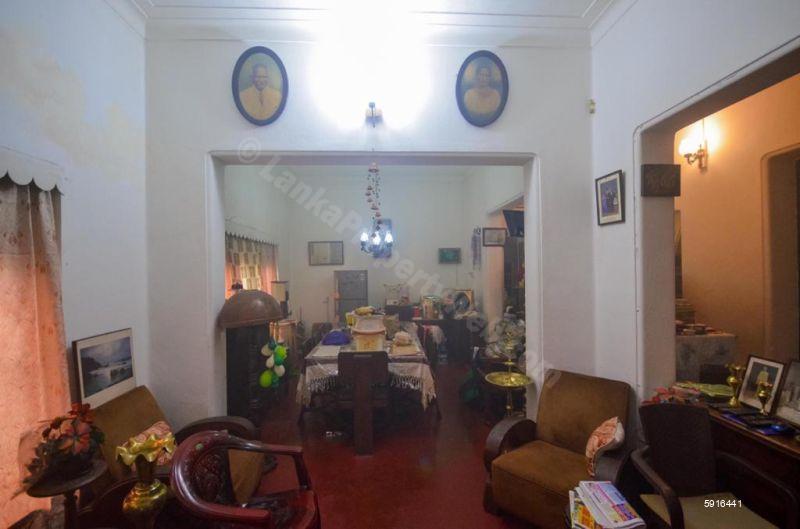 House for sale in Colombo 5