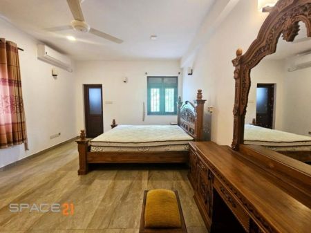 Bedroom - Spacious Family Home in a Serene Green Setting Near Parliament for sale