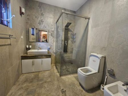 Bathroom - Spacious Family Home in a Serene Green Setting Near Parliament for sale
