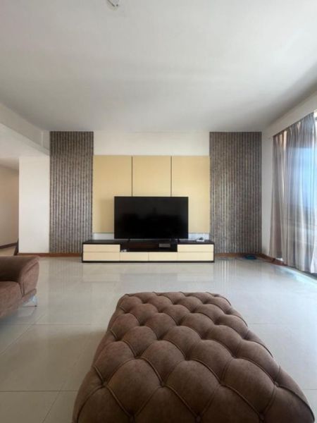 Living Room - 4BR apartment for Rent at Havelock City