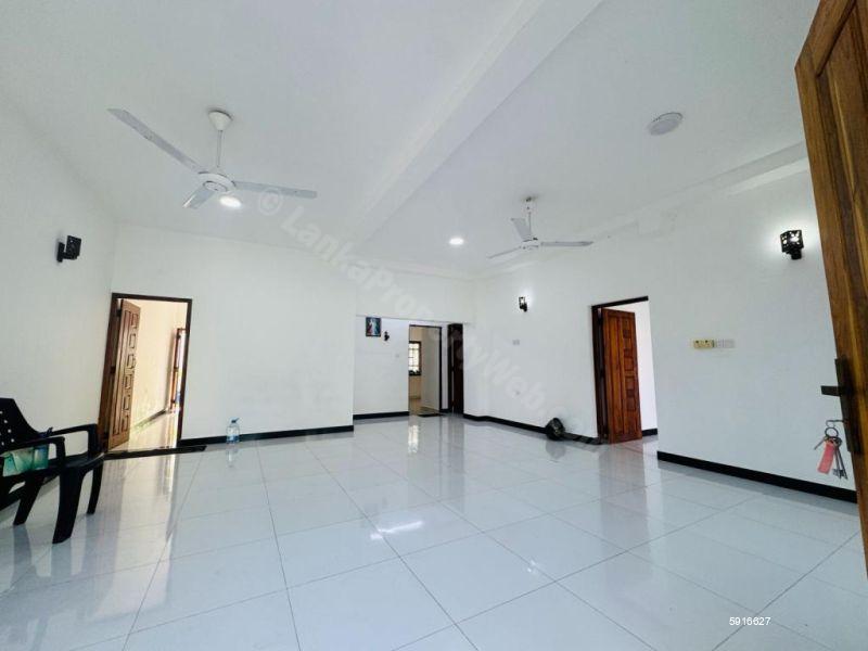 House for sale in Rathmalana