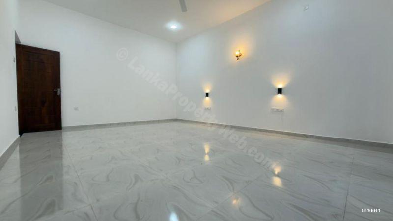 House for sale in Thalawathugoda