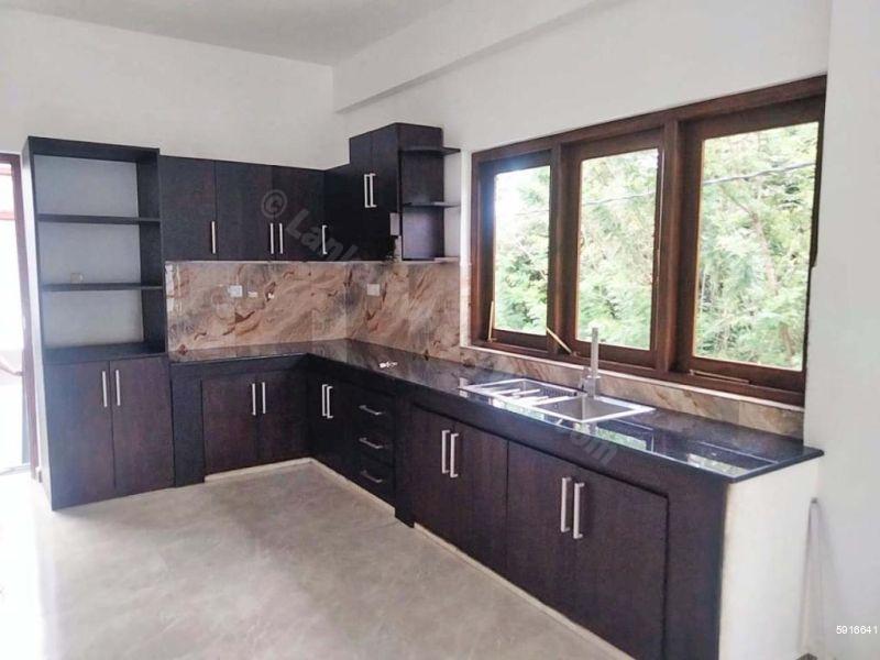 Kitchen - House for sale in Thalawathugoda