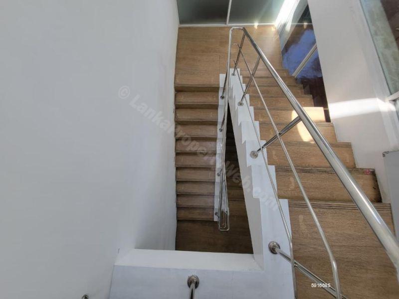 Commercial for rent in Colombo 3