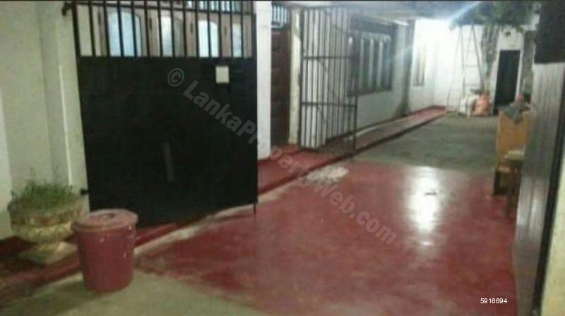 Commercial for rent in Colombo 8