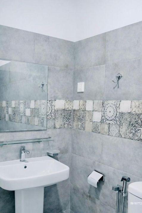 Bathroom - House for rent in Battaramulla