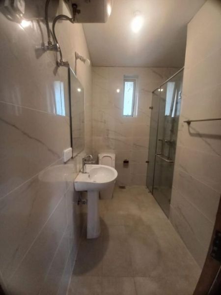 Bathroom - Green Path Residency, Colombo 3 , Luxury 3 Bed Rooms Apartment For Rent 