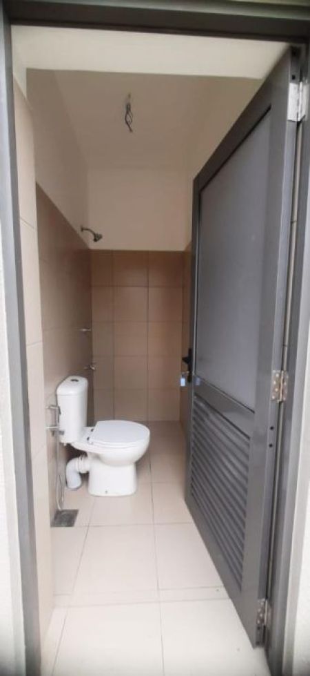 Bathroom - Brand New 3BR Canterbury Golf  Villa for Sale in Piliyandala - EH350