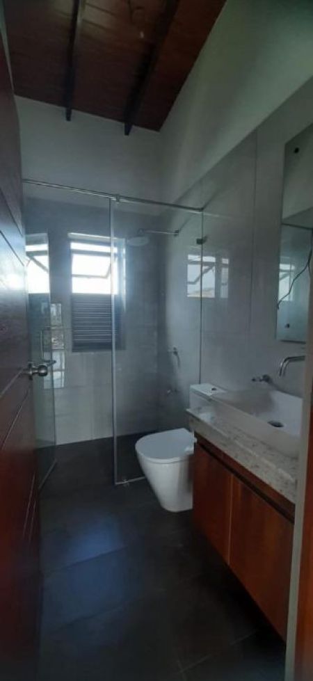 Bathroom - Brand New 3BR Canterbury Golf  Villa for Sale in Piliyandala - EH350